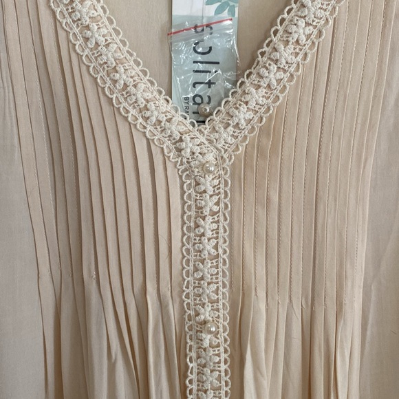 SOLITAIRE Lace Trim Tunic - Picture 7 of 16